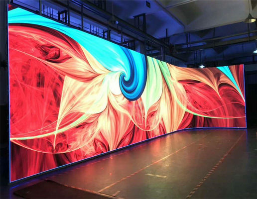 China Pantallas interiores curvadas de la publicidad del LED, pared inconsútil grande de 55 pulgadas LED proveedor