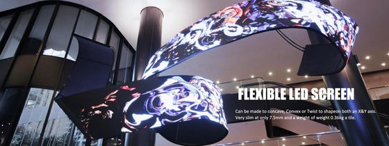 La pared video de la pantalla LED flexible interior de P2.5 milímetro modificó la exhibición creativa del estilo para requisitos particulares libre del tamaño