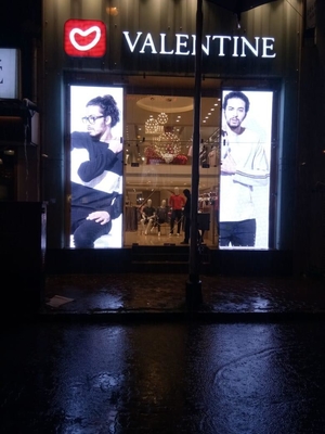 Panel de visualización LED P6 exterior impermeable de alto brillo con forma y tamaño personalizados