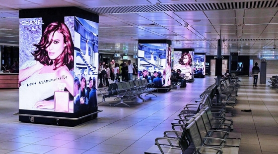 Pantalla LED de color completo SMD de peso ligero P3.91 para instalaciones de alquiler en interiores en eventos públicos