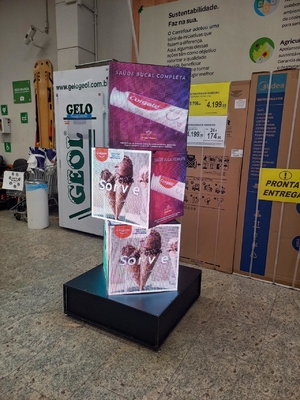 6500nits Brillo P2.5 Pantalla LED para publicidad dinámica/rolante multifacética