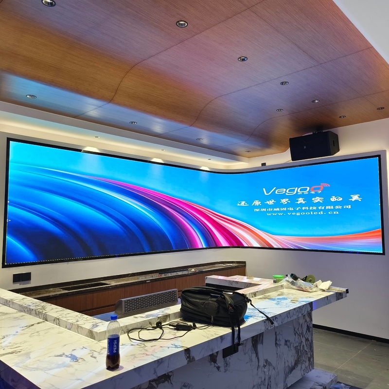 Escritorio interior P3 Pantalla LED curva flexible con método de escaneo de 1/20 S Personalizable