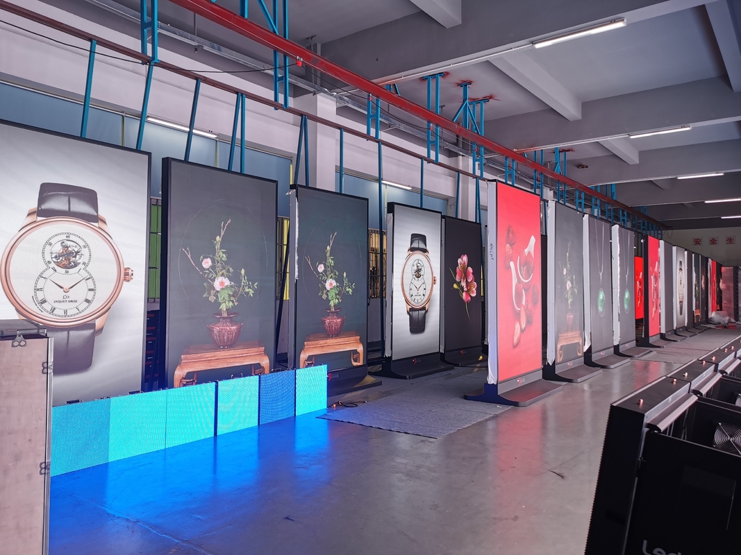 Display de cartel LED 1200 * 740mm gabinete de hierro pantalla de señalización digital características de múltiples pantallas y rotación de 360 grados