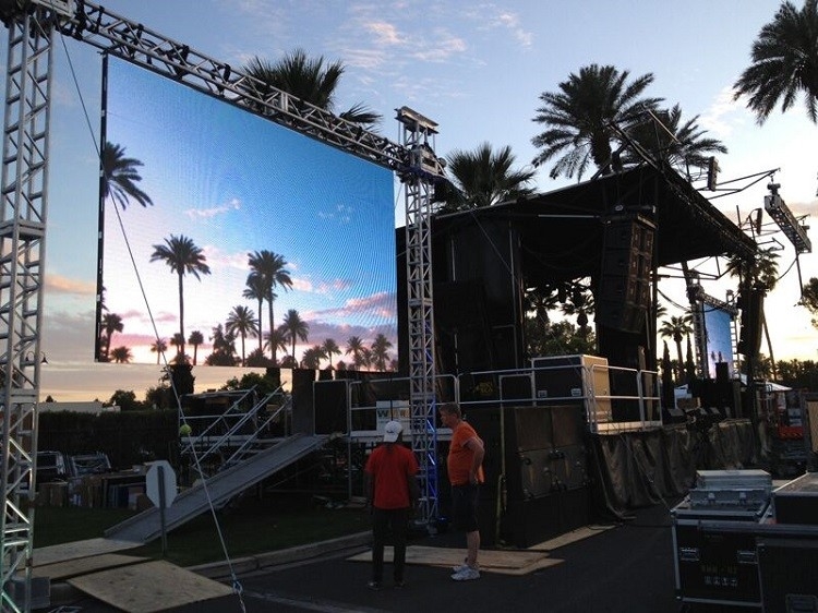 Display LED de puesta en escena al aire libre para la gestión de eventos públicos P2.976 P3.91 P4.81 P5.95