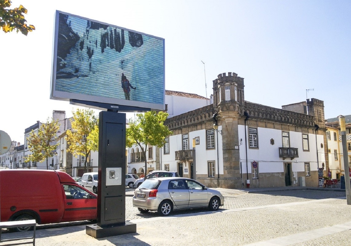 Display LED exterior de alta luminosidad P10 de paneles de hierro impermeables para servicio frontal y trasero